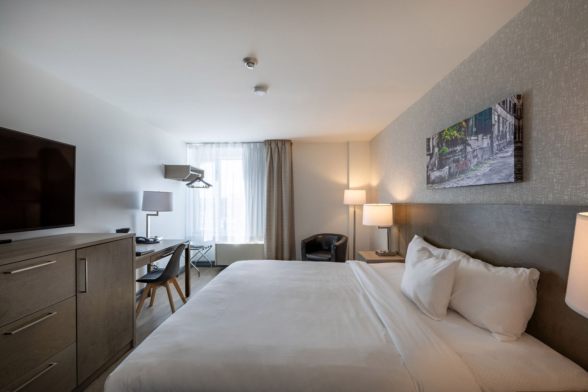 Executive room with 1 king-size bed Executive room with 1 king-size bed